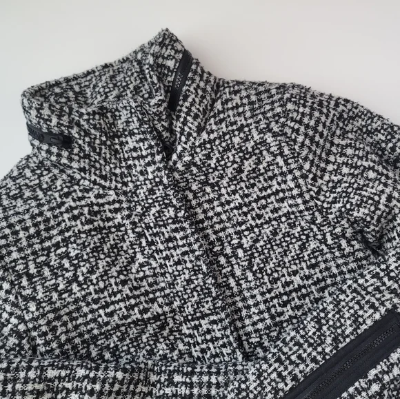 Mondetta Winter Jacket - Picture 1 of 16